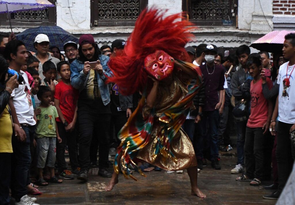 Lakhe